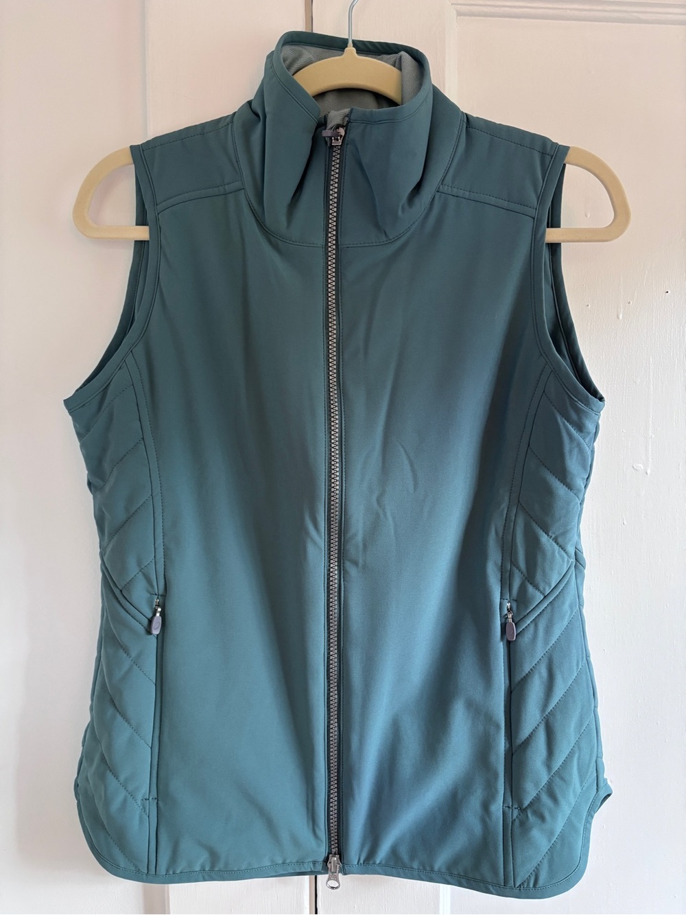 NWT ZeroRestriction Women’s Quilted Tech Vest - Teal